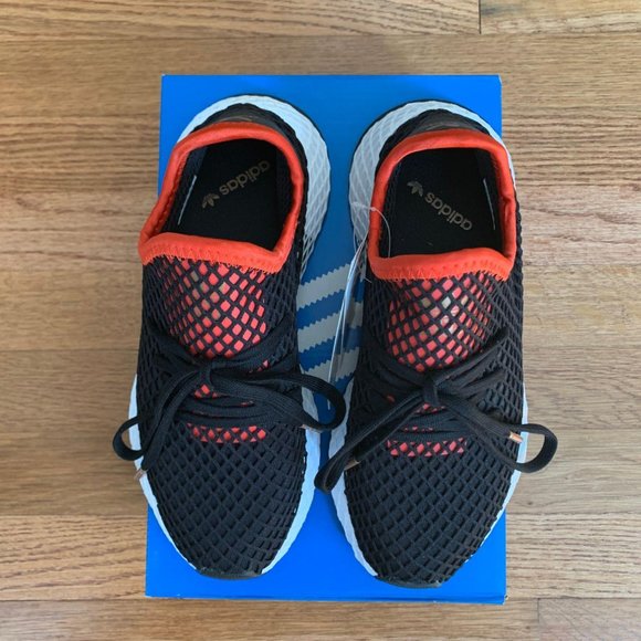 deerupt runner black
